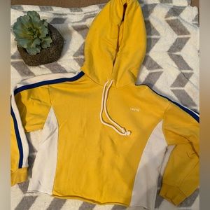 Levi’s Cropped sweatshirt